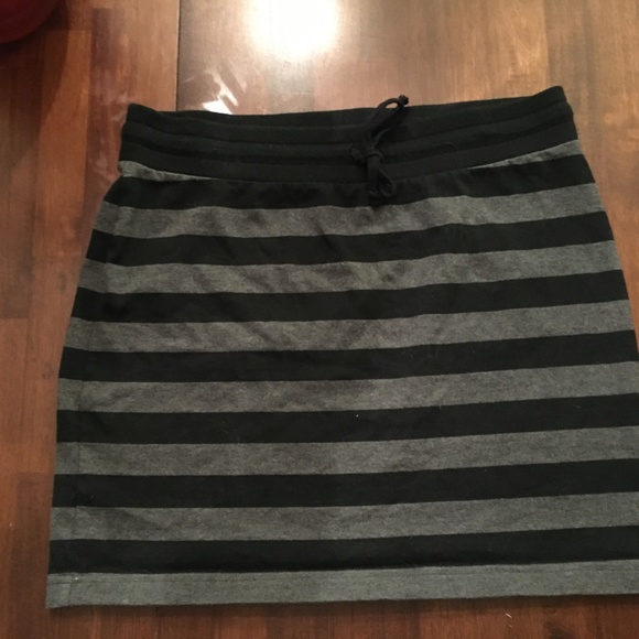 Banana Republic lightweight striped mini skirt M - Picture 4 of 4